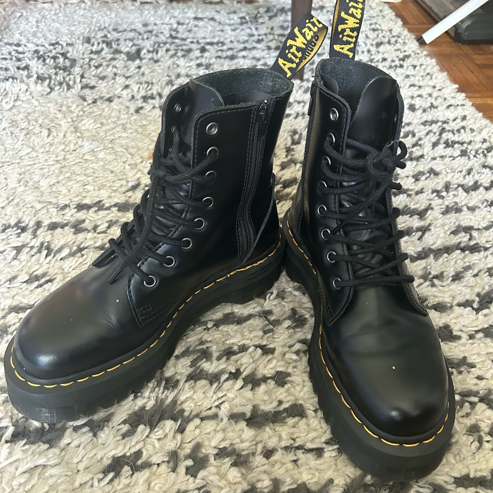 Doc Martens Jadon platform boots